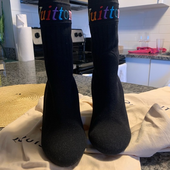 Louis Vuitton Silhouette Boots - Picture 4 of 5